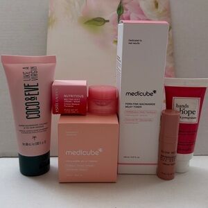 Valentine’s Day Gift Box Luxury Spa Set Medicube, Laneige, Coco & Eve